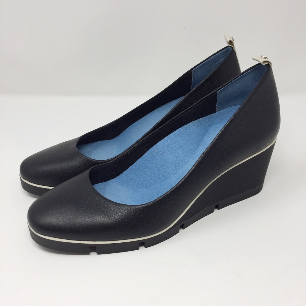 Betabrand Black All Weather 3" Wedge Size 8.5